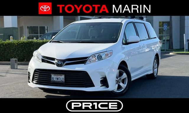 2020 Toyota Sienna LE FWD photo