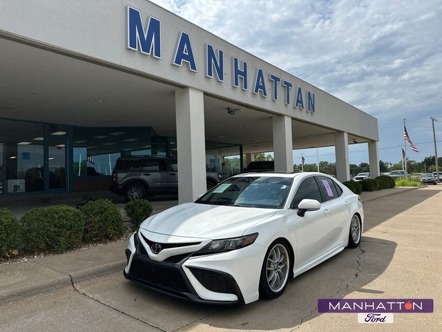 2021 Toyota Camry SE AWD photo