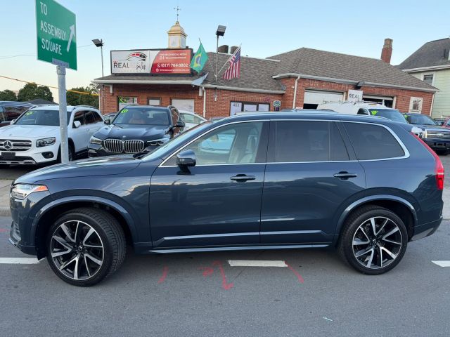 2021 Volvo XC90 Momentum AWD photo