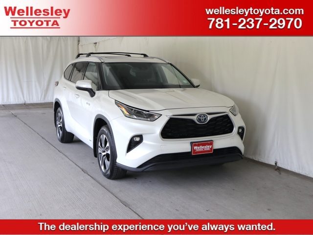 2021 Toyota Highlander Hybrid XLE AWD photo