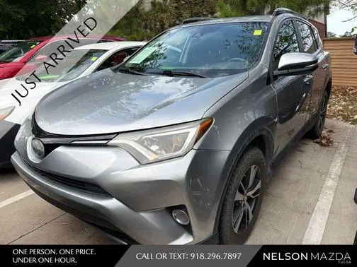 2018 Toyota RAV4 XLE AWD photo