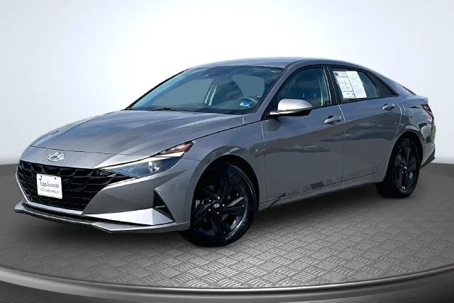 2021 Hyundai Elantra SEL FWD photo