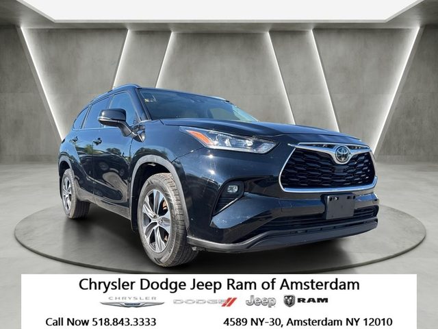 2021 Toyota Highlander XLE AWD photo