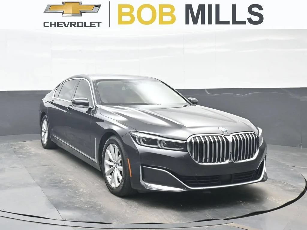 2021 BMW 7 Series 740i RWD photo