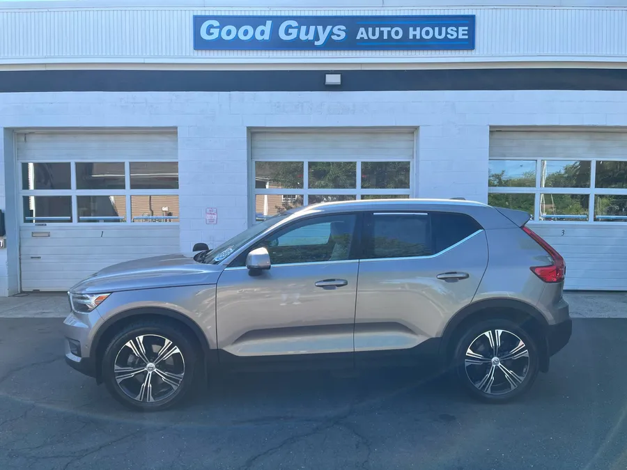 2021 Volvo XC40 Inscription AWD photo