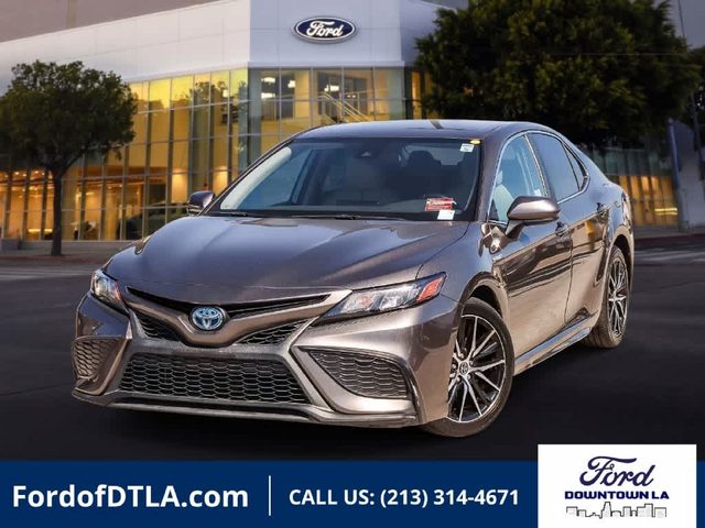 2021 Toyota Camry Hybrid SE FWD photo