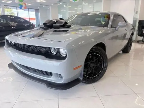 2021 Dodge Challenger SXT RWD photo