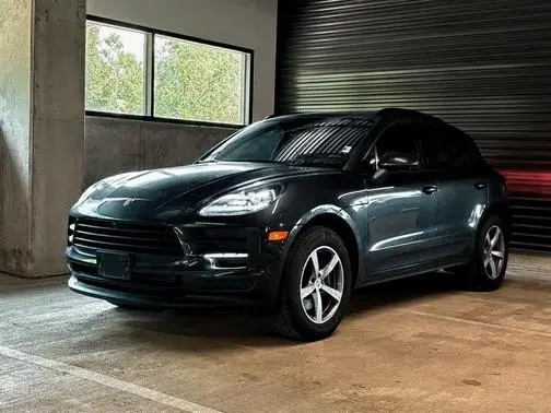 2021 Porsche Macan AWD photo