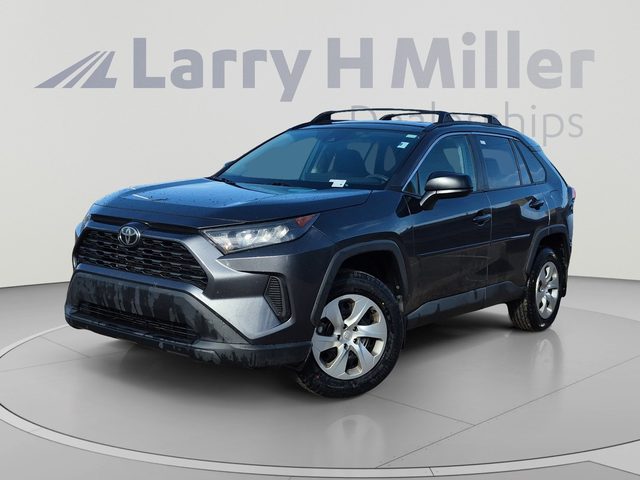 2021 Toyota RAV4 LE AWD photo