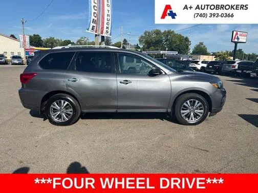 2020 Nissan Pathfinder S 4WD photo