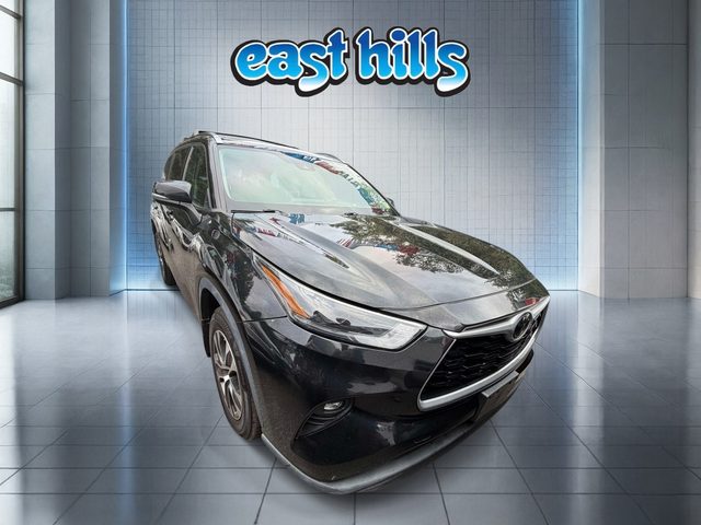 2021 Toyota Highlander XLE AWD photo