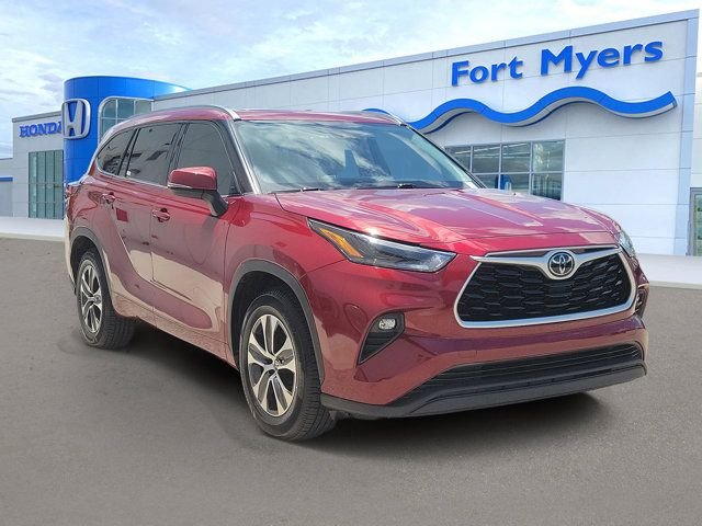 2021 Toyota Highlander XLE FWD photo