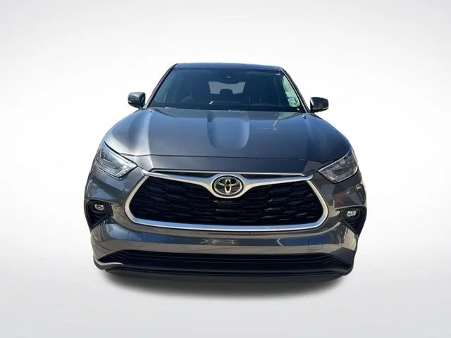 2020 Toyota Highlander LE FWD photo