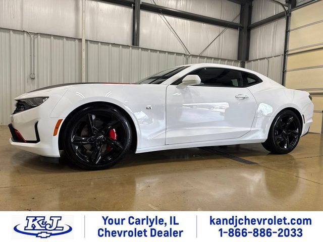 2021 Chevrolet Camaro 2LT RWD photo