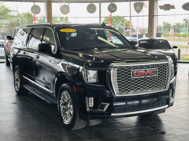 2021 GMC Yukon XL Denali 4WD photo