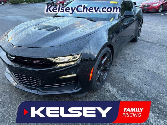 2021 Chevrolet Camaro 1SS RWD photo