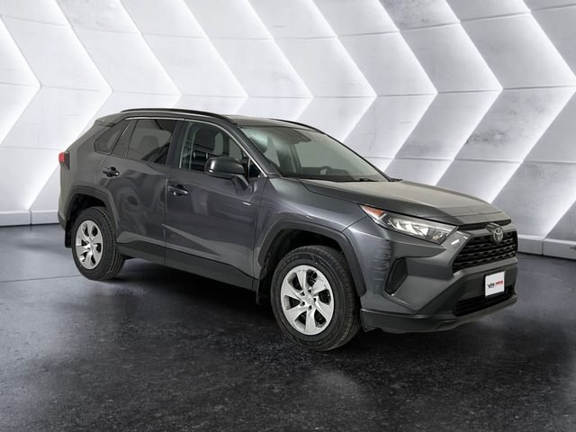 2021 Toyota RAV4 LE FWD photo