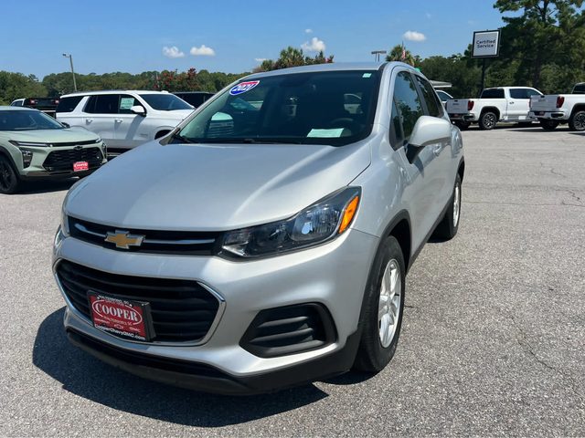 2021 Chevrolet Trax LS FWD photo