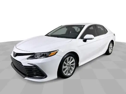 2021 Toyota Camry LE FWD photo