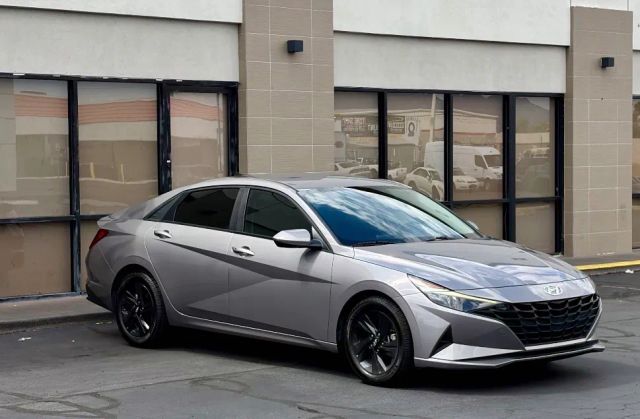 2021 Hyundai Elantra SEL FWD photo