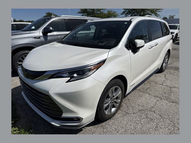 2021 Toyota Sienna Platinum AWD photo