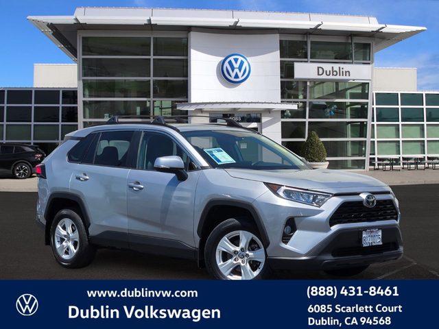 2021 Toyota RAV4 XLE FWD photo
