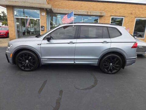 2021 Volkswagen Tiguan SE R-Line Black AWD photo