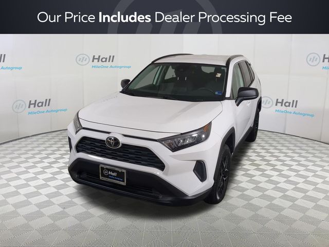 2021 Toyota RAV4 LE FWD photo