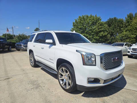 2017 GMC Yukon Denali RWD photo
