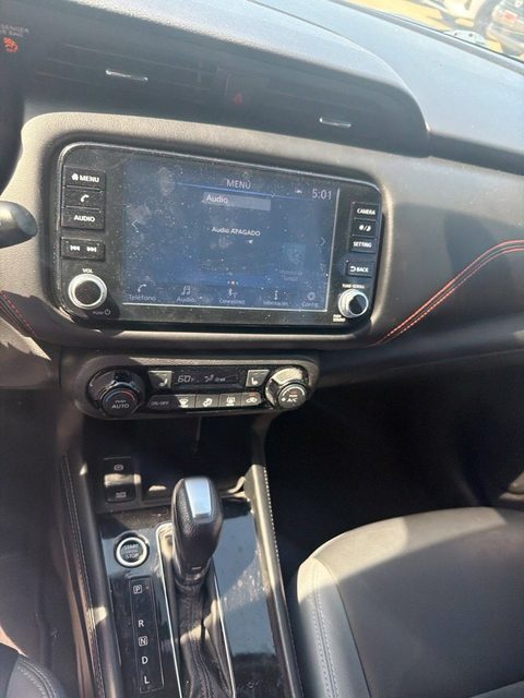 2021 Nissan Kicks SR FWD photo