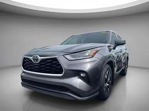 2021 Toyota Highlander XLE AWD photo