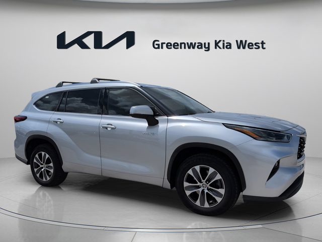 2021 Toyota Highlander Hybrid XLE FWD photo