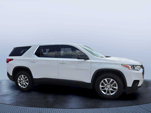 2021 Chevrolet Traverse LS FWD photo