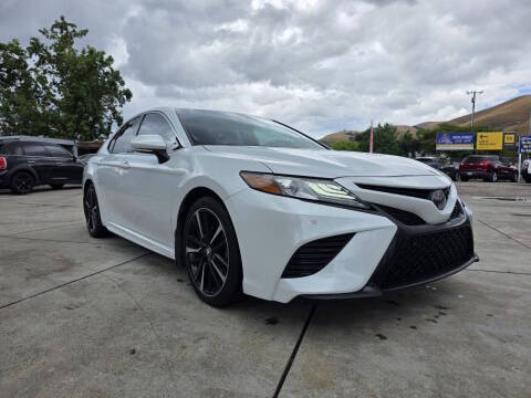2018 Toyota Camry XSE FWD photo