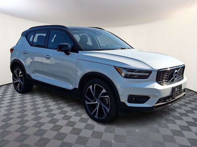 2021 Volvo XC40 R-Design AWD photo