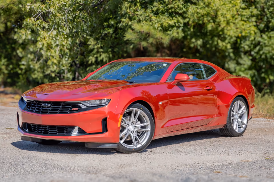 2021 Chevrolet Camaro 2LT RWD photo