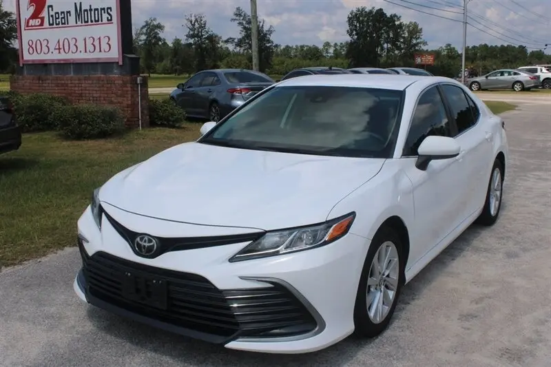2021 Toyota Camry LE FWD photo