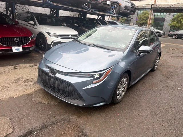 2021 Toyota Corolla LE FWD photo