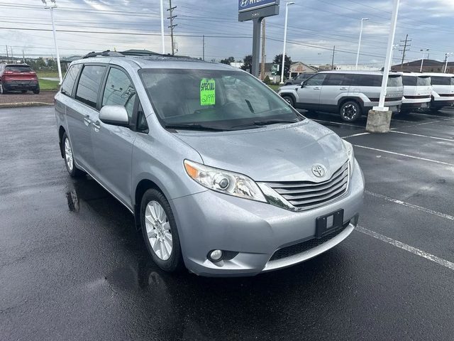 2015 Toyota Sienna XLE Premium AWD photo