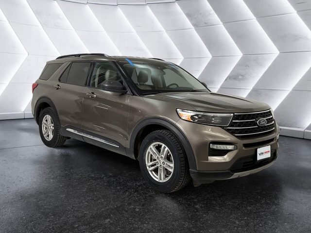 2021 Ford Explorer XLT 4WD photo