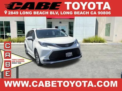 2021 Toyota Sienna XLE FWD photo