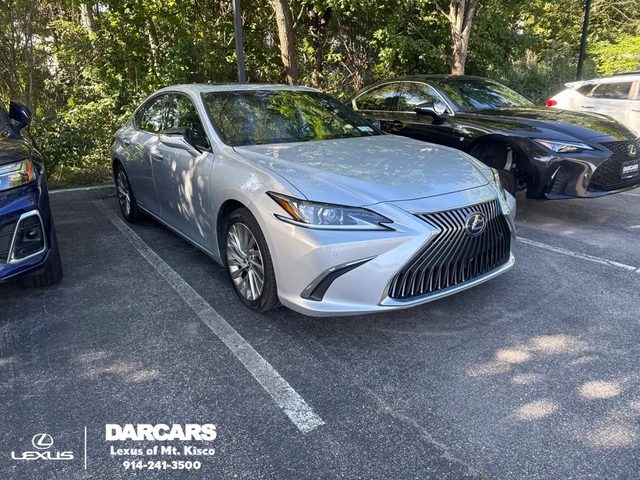 2021 Lexus ES ES 300h Luxury FWD photo