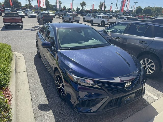 2021 Toyota Camry SE FWD photo