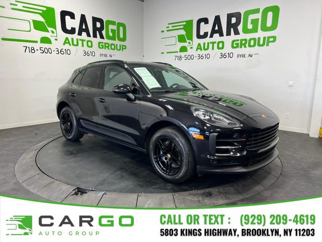 2021 Porsche Macan AWD photo