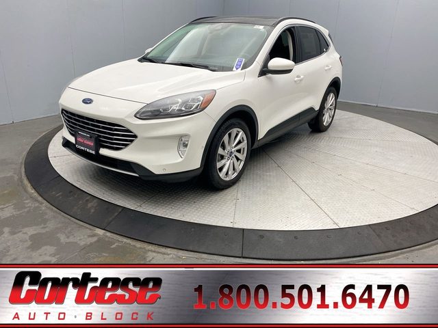 2021 Ford Escape Titanium Hybrid AWD photo