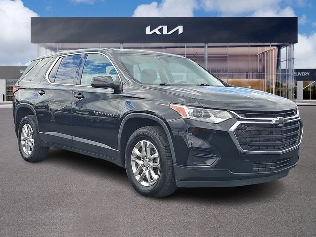 2021 Chevrolet Traverse LS FWD photo
