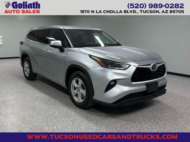2021 Toyota Highlander LE FWD photo