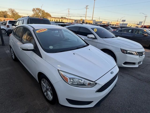 2016 Ford Focus SE FWD photo