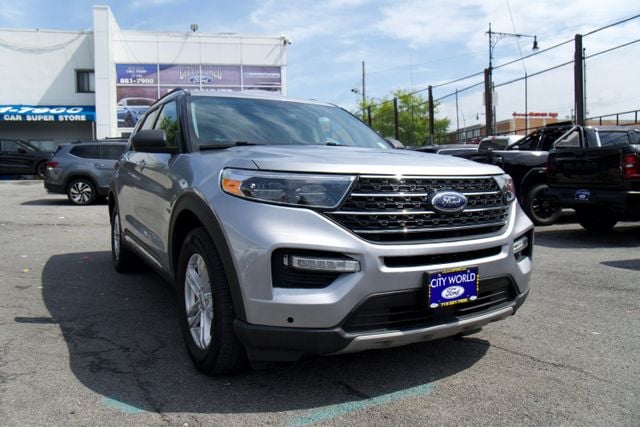 2021 Ford Explorer XLT 4WD photo