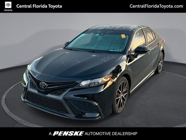 2021 Toyota Camry SE FWD photo